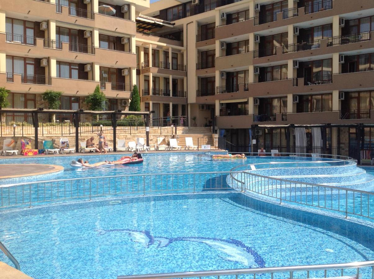 Luxor Apartments Pomorie Bagian luar foto